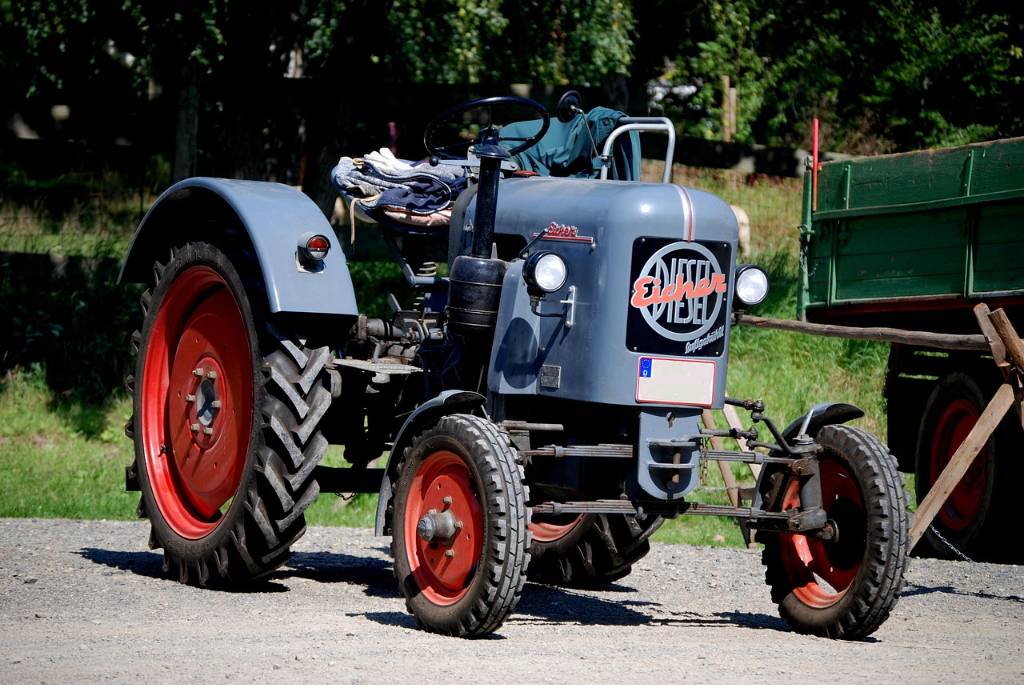 tractor demo